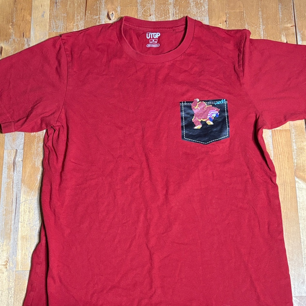 Uniqlo Nintendo Donkey Kong Graphic Tshirt